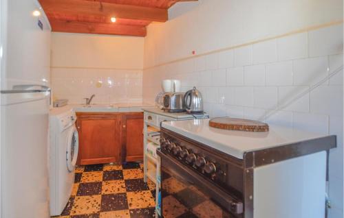 Pietra-di-Verde House | 3 Bedroom Nice Home In Pietra Di Verde