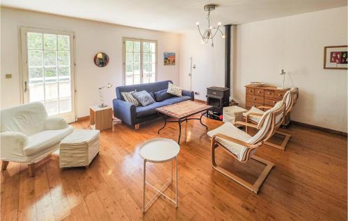 Fouzilhon House | 3 Bedroom Nice Home In Fouzilhon