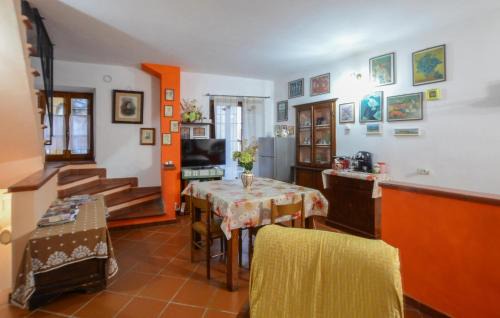Cardoso House | 3 Bedroom Nice Home In Gallicano