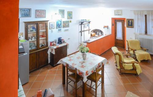 Cardoso House | 3 Bedroom Nice Home In Gallicano