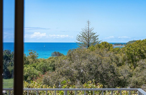 Mudjimba Apartment | 3 Bedroom Ocean View Apartment