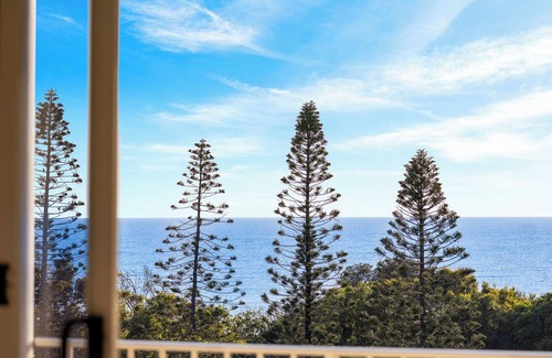 Mudjimba Apartment | 3 Bedroom Ocean View Apartment
