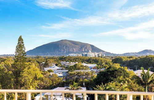 Mudjimba Apartment | 3 Bedroom Ocean View Apartment