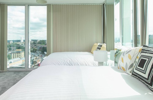 Woolwich House | 3 Bedroom Penthouse Near London Excel, O2 Arena, Greenwich