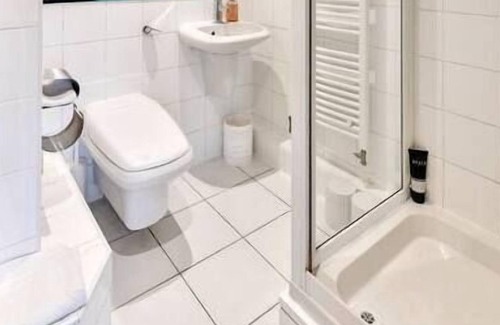 Shaftesbury Apartment | 3 bedroom penthouse, terrace, parking