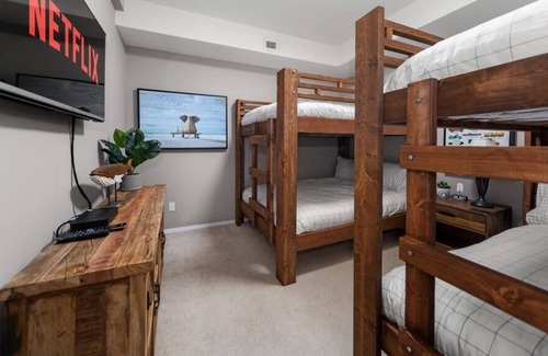 North End Condo | 3 Bedroom / Poolside / Lakefront / Pools & Hot Tub