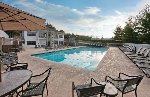Osage Beach Condo | 3 Bedroom Presidential Suite w/Kitchen on Lake of the Ozarks!
