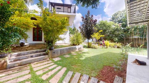 Dickwella Apartment | 3 Bedroom Quiet Coastal House few steps from the stunning beach