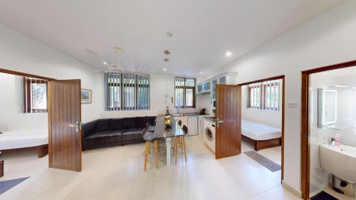 Dickwella Apartment | 3 Bedroom Quiet Coastal House few steps from the stunning beach