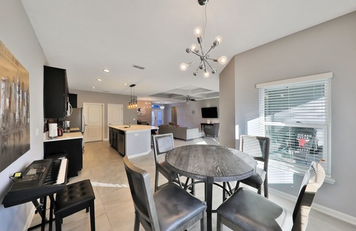 Northside House | 3 bedroom ranch near Jax airport this charming home is set up for play or work.