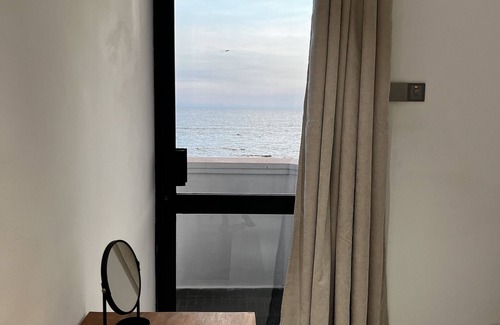 Wellawatta South Apartment | 3 Bedroom Sea View Apartment Colombo 6