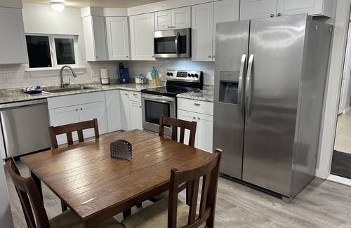 Seaview Apartment | 3-bedroom Seaview Beach Cottage apartment