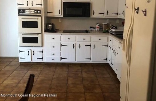 Oakhurst Apartment | 3 Bedroom Single family 139782 by Houzlet