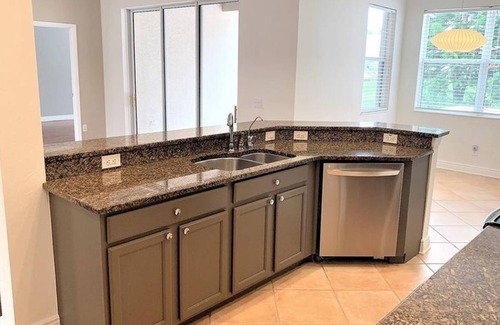 Braden River Apartment | 3 Bedroom Single family 427887 by Houzlet