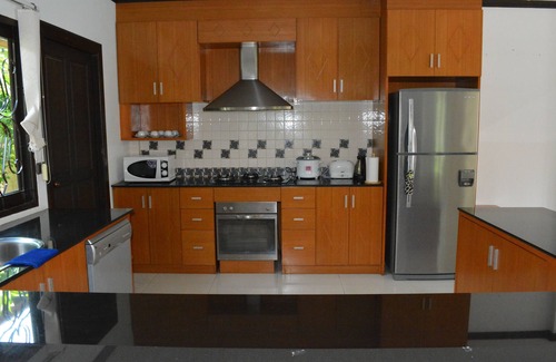 Na Chom Thian Villa | 3 Bedroom South Pattaya Beachfront, 300 m Beach front , Gated Village