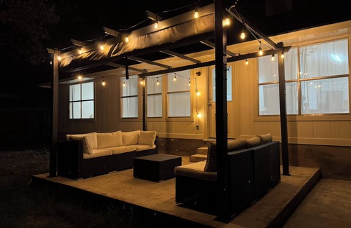 McNeil House | 3-bedroom spacious house in peaceful Cedar Park with sauna and patio