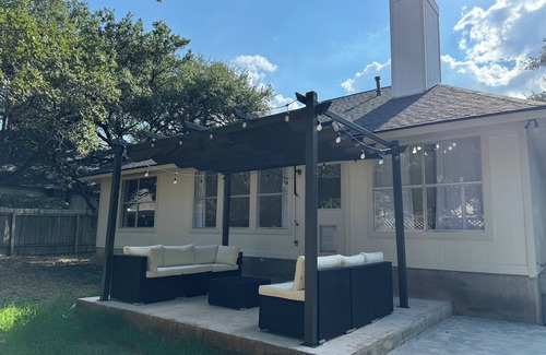 McNeil House | 3-bedroom spacious house in peaceful Cedar Park with sauna and patio
