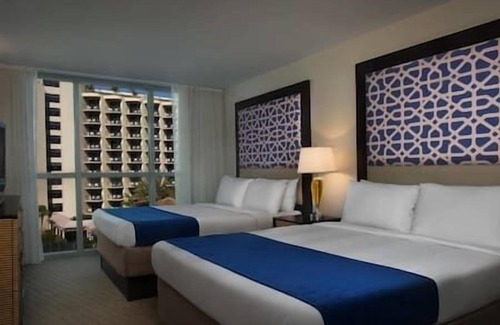 Marco Island Hotel | 3 Bedroom Suite Crystal Shores Beachfront Resort