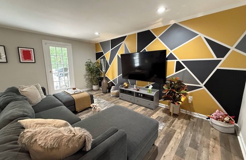 Calverton House | 3-bedroom townhome in serene Silver Spring with AC