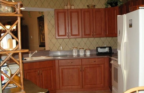 Gateway House | 3 Bedroom Townhome 96162 by Houzlet