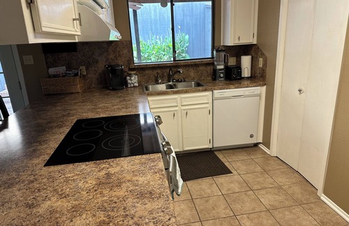 Huntsville House | 3-bedroom townhome in charming Huntsville with AC, WiFi. minutes from SHSU