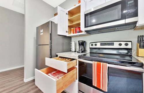 Wichita House | 3-bedroom townhome in awesome Wichita with AC, WiFi