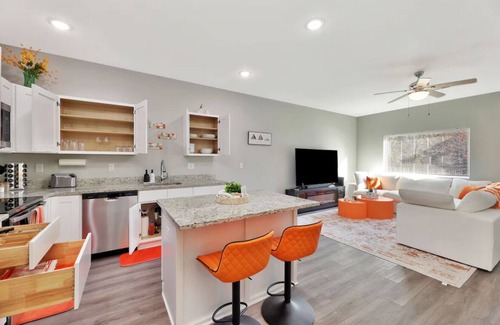 Wichita House | 3-bedroom townhome in awesome Wichita with AC, WiFi