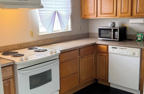 Detroit House | 3-bedroom townhome in brilliant Detroit with WiFi, AC