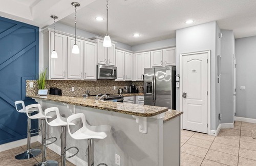 Four Corners House | 3-bedroom townhome in Champions Gate. With A/C, gym, swimming pool and jacuzzi.