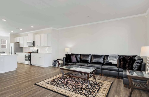 Hapeville House | 3-bedroom townhome in welcoming Hapeville with AC, WiFi