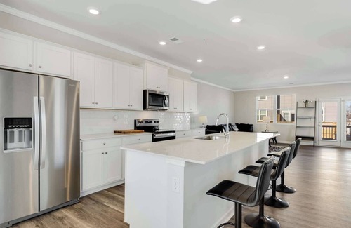 Hapeville House | 3-bedroom townhome in welcoming Hapeville with AC, WiFi