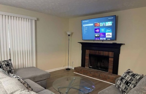 Peachtree Corners House | 3-bedroom townhome in peaceful Norcross with AC
