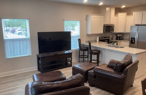 Northeast Pensacola House | 3-bedroom townhome in enchanting Pensacola with EV Charger