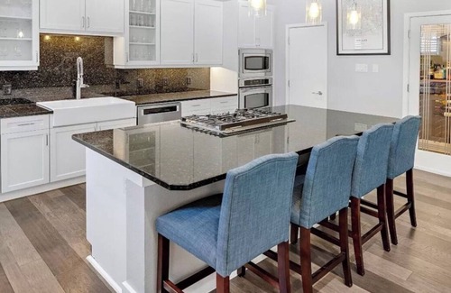 Uptown House | 3-bedroom townhome in wonderful Dallas with AC, WiFi