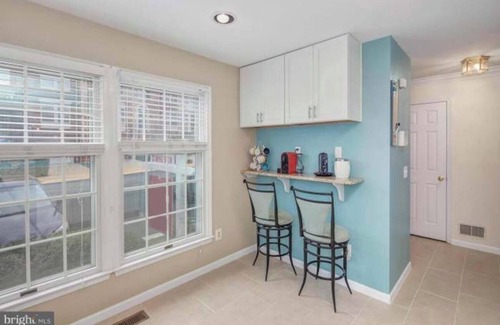 Springfield House | 3-bedroom townhome in peaceful Springfield with WiFi, AC