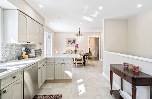 Historic Old Town House | 3 Bedroom Updated Bungalow Old Town Niagara-on-the-Lake
