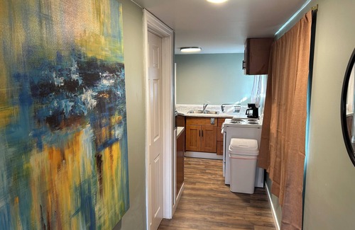 Wailuku House | 3-bedroom upstairs unit in beautiful Wailuku with AC