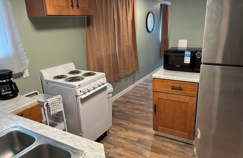 Wailuku House | 3-bedroom upstairs unit in beautiful Wailuku with AC