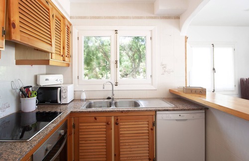 Arenal d'en Castell Villa | 3 Bedroom Villa, private pool, stunning Sea Views 5 mins from beach. WIFI & AC