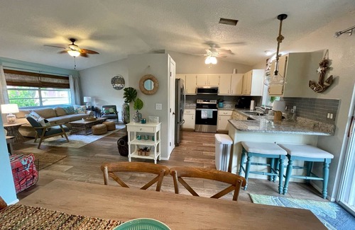 Fort Myers House | 3-bedroom vacation home just minutes to Downtown Cape Coral & Fort Myers.