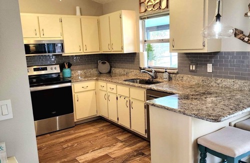 Fort Myers House | 3-bedroom vacation home just minutes to Downtown Cape Coral & Fort Myers.
