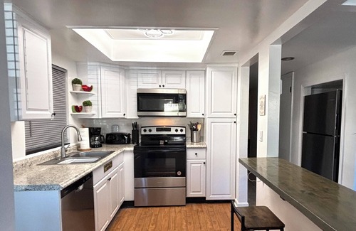 Bay Crest Park House | 3-Bedroom Vacation Home in Marvelous Tampa with AC, WiFi, & Entertainment