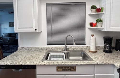Bay Crest Park House | 3-Bedroom Vacation Home in Marvelous Tampa with AC, WiFi, & Entertainment