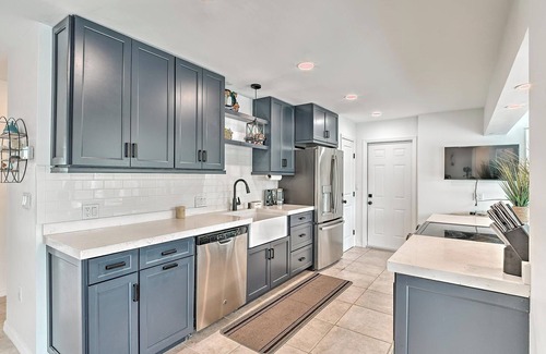 Sanibel House | 3-bedroom vacation home just steps from Periwinkle Way