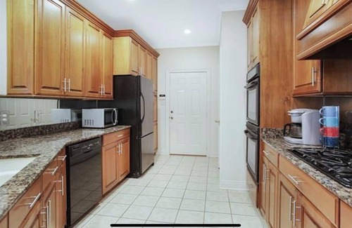 Lake Charles House | 3-bedroom vacation home steps to Prien Lake Park and 1.5 mile to Casinos.