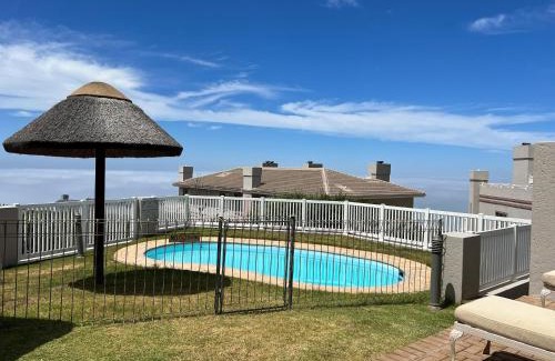Mossel Bay Apartment | 3 Bedroom Villa in Pinnacle Point Estate