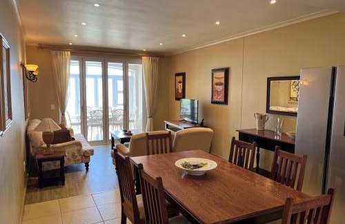 Mossel Bay Apartment | 3 Bedroom Villa in Pinnacle Point Estate