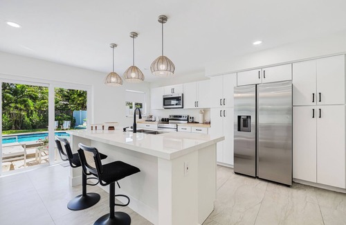 Poinsettia Heights Villa | 3-bedroom villa in beautiful Fort Lauderdale with Heated Pool, 5 Min to beach