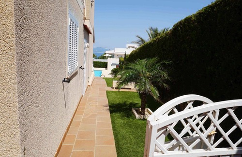 Badia Gran House | 3-bedroom villa with large private pool in quiet residential area and sea views