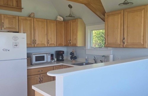 Jamestown House | 3-bedroom waterfront house with use of marina facilities in charming Jamestown!